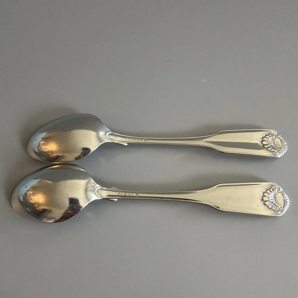 Set of 2 Oneida 